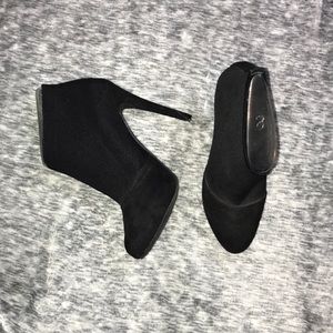 Size 8 Jessica Simpson booties